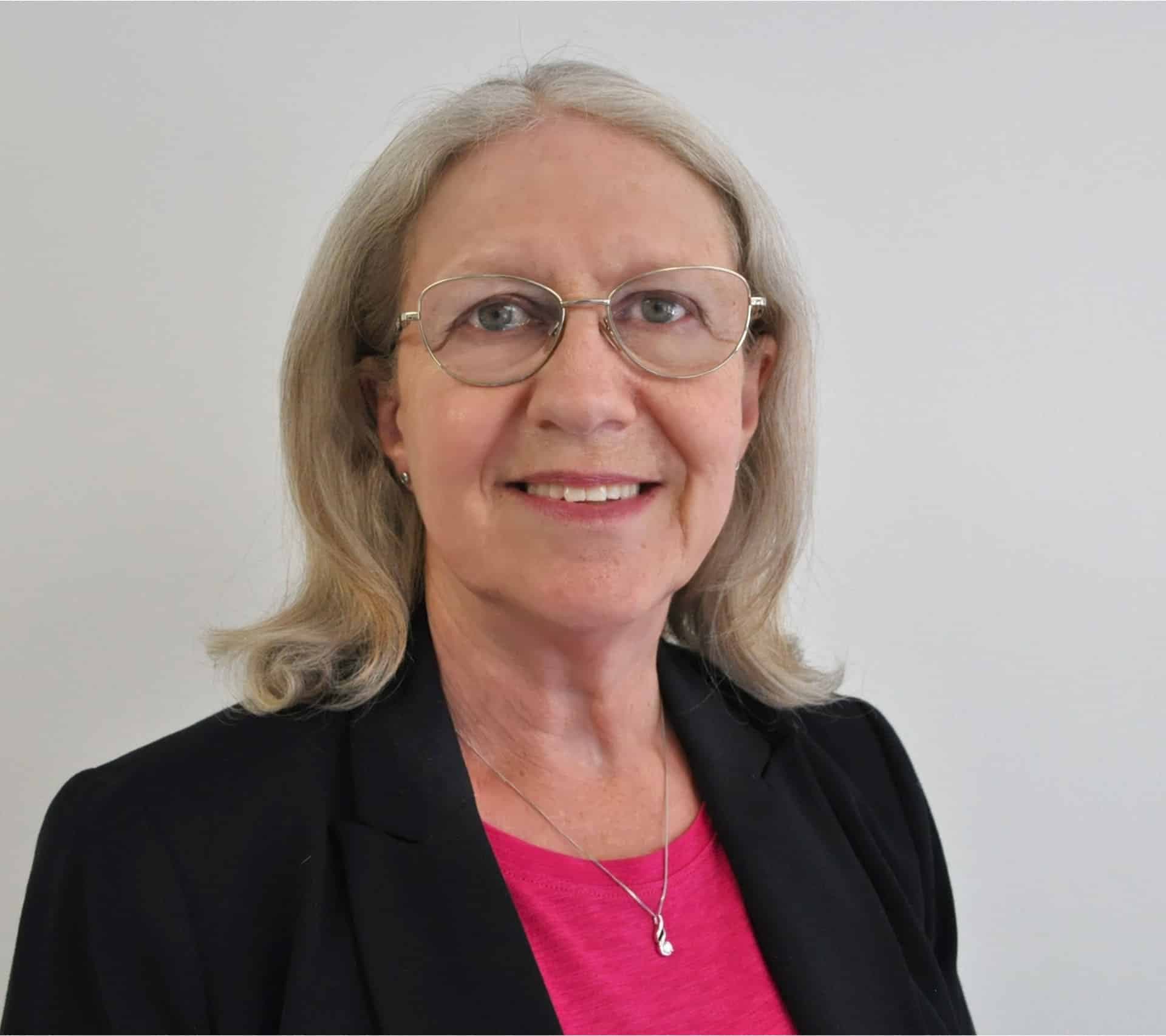 Leonie Coveney FNAEA