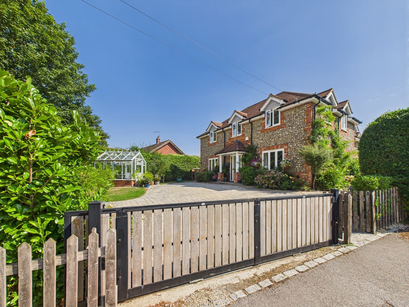 Holliers Close, Sydenham, Chinnor, Oxfordshire