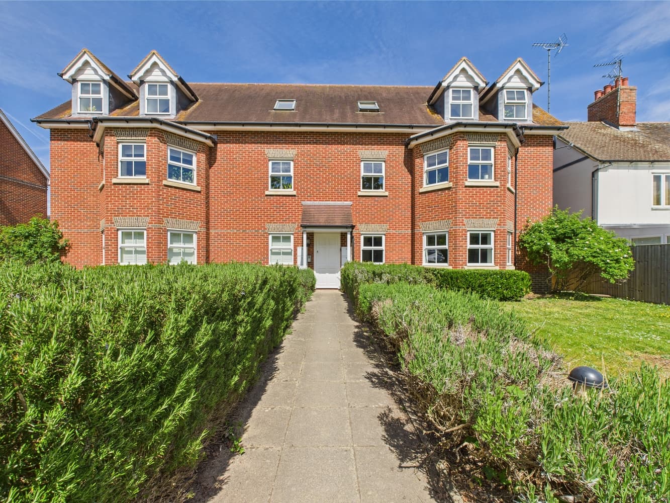 Phoenix Court, Thame, Oxfordshire