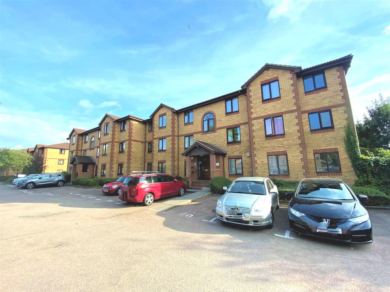 Kinnaird Close, Burnham, Slough, Buckinghamshire
