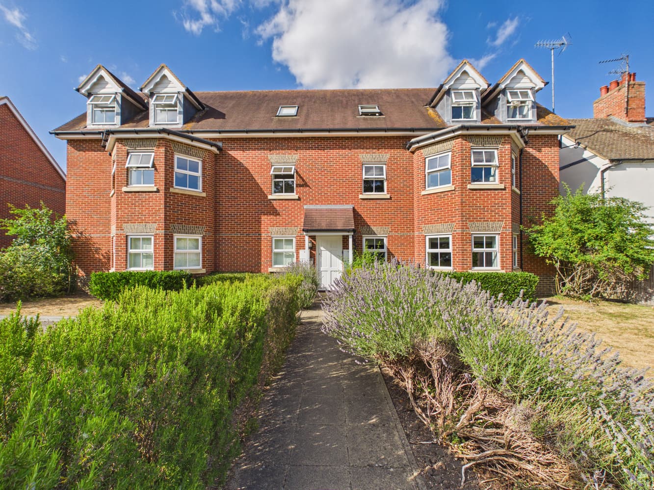 Phoenix Court, Thame, Oxfordshire