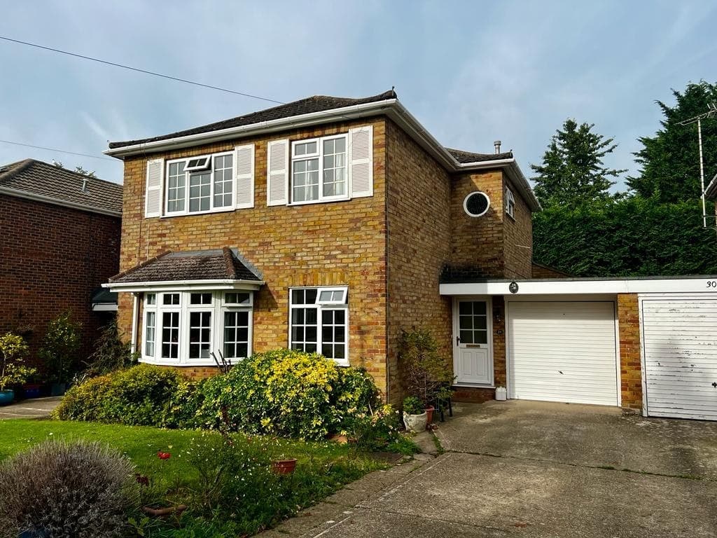 Elmdale Gardens, Princes Risborough, Buckinghamshire