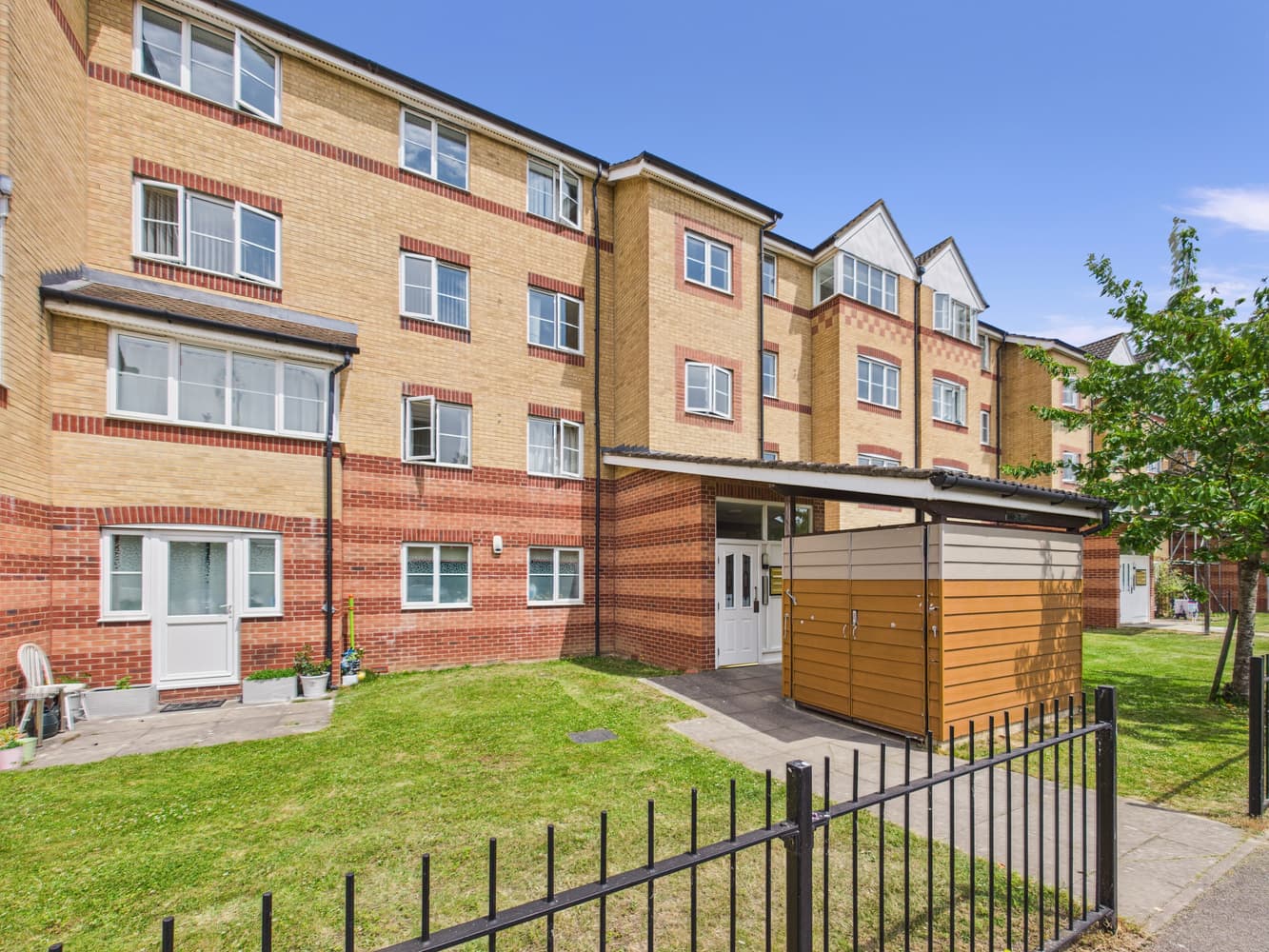 Peatey Court, Princes Gate, High Wycombe, Buckinghamshire