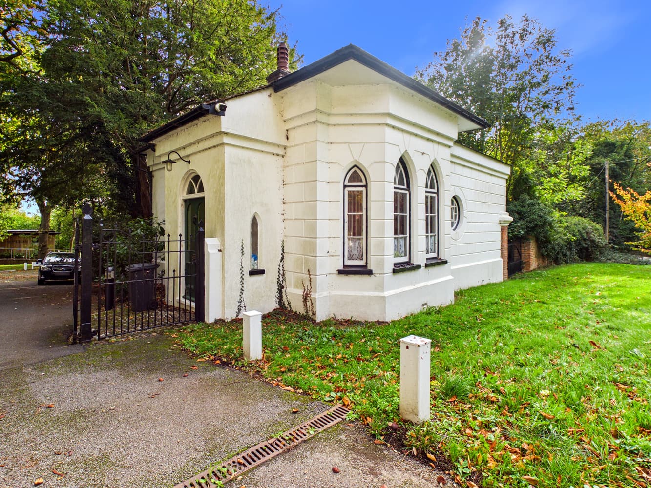 The Lodge, Church Road, Lane End, High Wycombe, Buckinghamshire